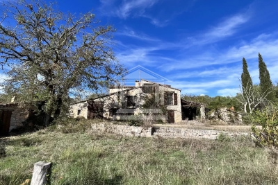 House for sale in FAYENCE Fayence - 8 rooms - 280 m² 