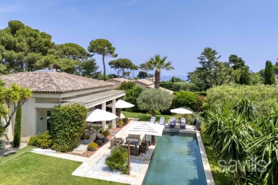 House for sale in CAP D'ANTIBES Aspremont - 6 rooms - 280 m&sup2; 