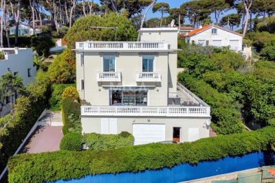 Maison à vendre grand terrain et vu sur la mer 