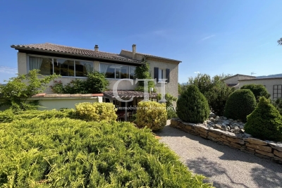Maison &agrave; vendre &agrave; VAISON-LA-ROMAINE Venasque - 5 pi&egrave;ces - 186 m&sup2; 