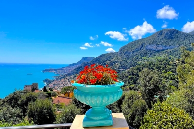 Maison à vendre à ROQUEBRUNE-CAP-MARTIN Le Roc Fleuri-Capitou (Jeanne d'Arc) - 7 pièces - 267 m² 