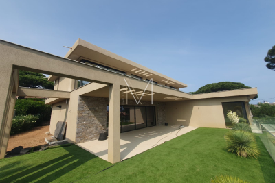 Maison &agrave; vendre &agrave; STE-MAXIME  - 6 pi&egrave;ces - 260 m&sup2; 