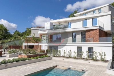 Apartment for sale in LES ADRETS-DE-L'ESTÉREL    