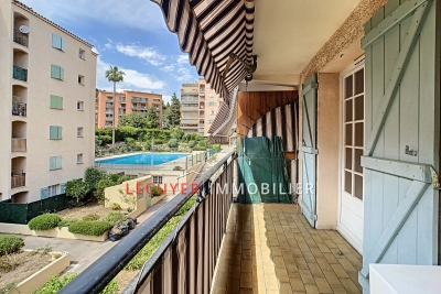 Appartement &agrave; louer &agrave; VALLAURIS  - 3 pi&egrave;ces - 66 m&sup2; 