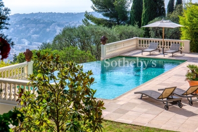 Maison à vendre à NICE Baumettes - 7 pièces - 312 m² 