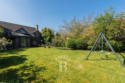 House for sale in ST CLOUD Pasteur - 9 rooms - 290 m&sup2; 