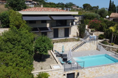 Maison à vendre à TOURRETTES-SUR-LOUP Coaraze - 4 pièces - 162 m² 