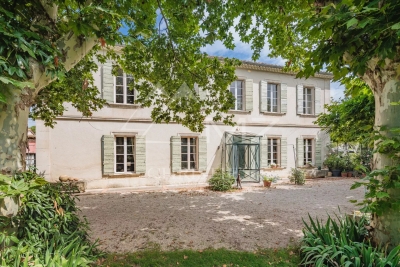 House for sale in AVIGNON  - 10 rooms - 350 m² 