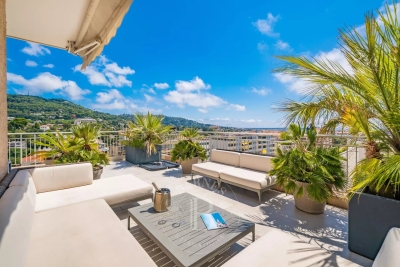 Apartment for sale in LE CANNET  - 5 rooms - 143 m&sup2; 
