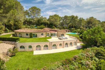 Maison &agrave; vendre &agrave; MOUANS-SARTOUX Les Indes Les-Groulles - 10 pi&egrave;ces - 646 m&sup2; 