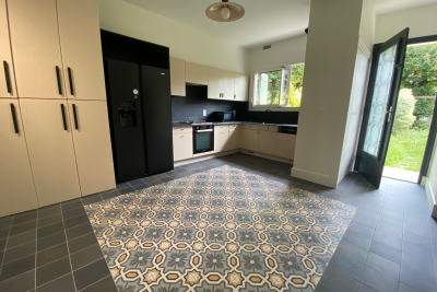 Maison à louer à LE BOUSCAT  - 6 pièces - 151 m² 