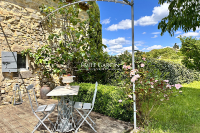 Maison à vendre à UZÈS  - 6 pièces - 200 m² 