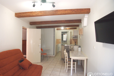 Appartement à louer à ROQUEBRUNE-SUR-ARGENS  - 1 pièces - 25 m² 
