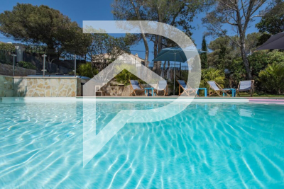 Maison &agrave; vendre &agrave; FRÉJUS  - 11 pi&egrave;ces - 308 m&sup2; 