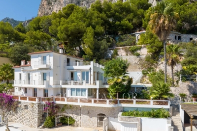 Maison à vendre à EZE  - 10 pièces - 341 m² 