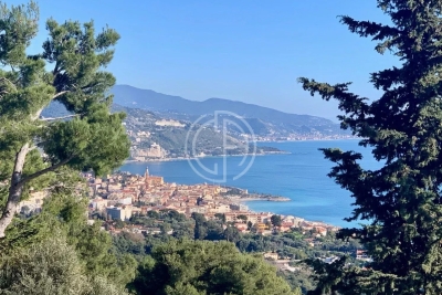Maison à vendre à ROQUEBRUNE-CAP-MARTIN Rn7 - 4 pièces - 175 m² 