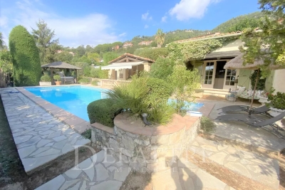House for sale in GRASSE  - 9 rooms - 190 m&sup2; 