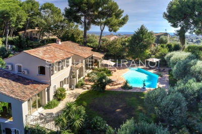 Maison à vendre à MOUGINS Riquier - 7 pièces - 430 m² 