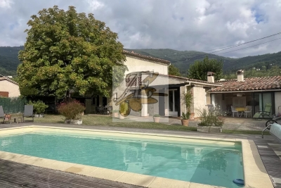 Maison à vendre maison en bois seillans