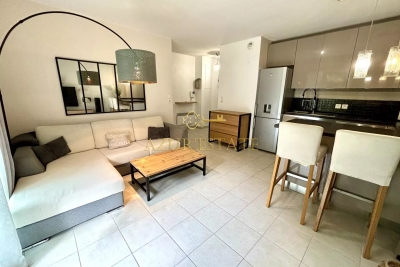 Appartement &agrave; louer &agrave; MENTON  - 2 pi&egrave;ces - 42 m&sup2; 