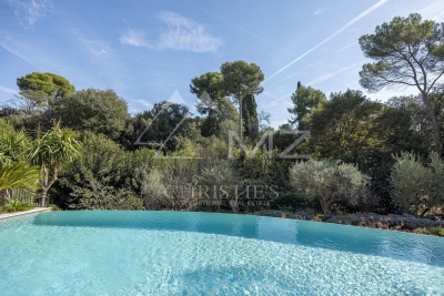 Maison à vendre à GOLFE JUAN  - 5 pièces - 222 m² 