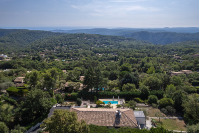 Maison &agrave; vendre &agrave; TOURRETTES-SUR-LOUP  - 10 pi&egrave;ces - 321 m&sup2; 