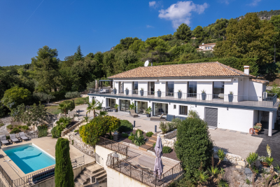 Maison &agrave; vendre &agrave; TOURRETTES-SUR-LOUP  - 10 pi&egrave;ces - 321 m&sup2; 