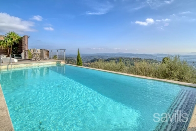 Maison &agrave; vendre &agrave; CHATEAUNEUF-GRASSE  - 7 pi&egrave;ces - 200 m&sup2; 