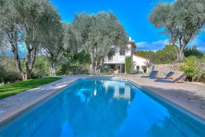 Maison à vendre à MOUGINS Bonson - 5 pièces - 230 m² 