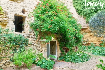 Maison à vendre à MÉNERBES Montfavet Pericentre - 5 pièces - 145 m² 