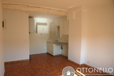 Appartement à louer à ROQUEBRUNE-SUR-ARGENS Ecarts - 2 pièces - 31 m² 