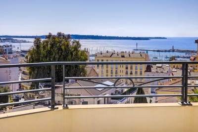Apartment for sale in CANNES  - 6 rooms - 172 m² 