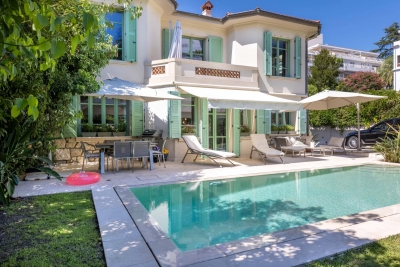 Maison &agrave; vendre &agrave; JUAN-LES-PINS  - 7 pi&egrave;ces - 200 m&sup2; 