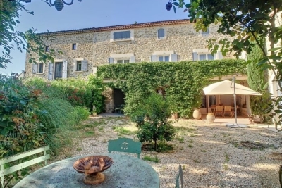 Maison &agrave; vendre &agrave; immobilier MOUSSAC  - 10 pi&egrave;ces - 470 m&sup2; 