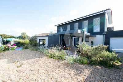 Maison à vendre à CARBON-BLANC  - 6 pièces - 188 m² 