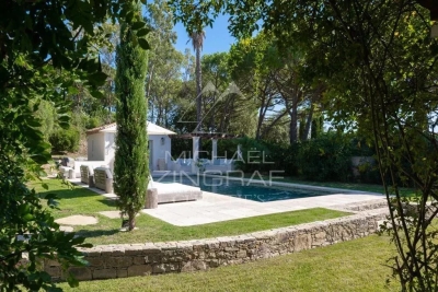 Maison à louer à ST-TROPEZ  - 6 pièces - 300 m² 