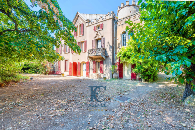 Maison &agrave; vendre &agrave; SANARY-SUR-MER  - 13 pi&egrave;ces - 800 m&sup2; 