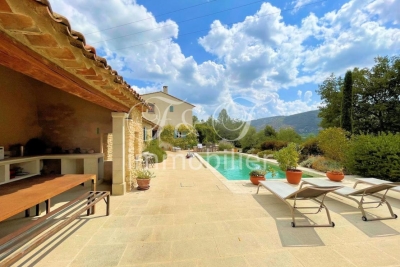 Maison à vendre à LACOSTE  - 6 pièces - 190 m² 