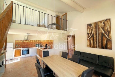 Maison à vendre à RUSTREL   - 180 m² 