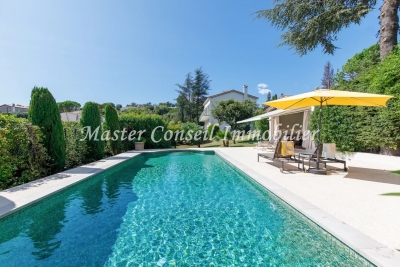 Maison &agrave; vendre vue mer vide alpes maritimes 