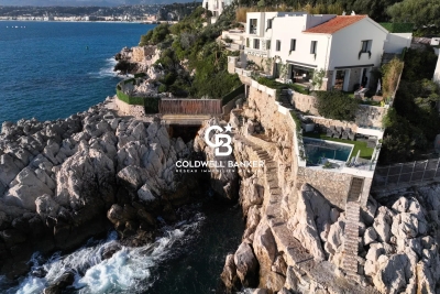 House for sale in NICE Digue des Francais - 7 rooms - 330 m² 