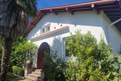 Maison &agrave; vendre &agrave; ST-JEAN-DE-LUZ  - 6 pi&egrave;ces - 158 m&sup2; 