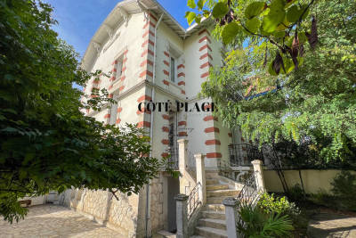 Maison à vendre à ST PALAIS SUR MER Sud - 7 pièces - 200 m² 