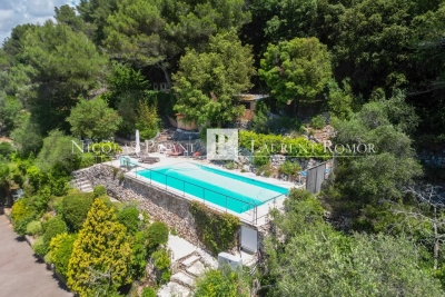 House for sale in NICE Cimiez - 7 rooms - 280 m&sup2; 