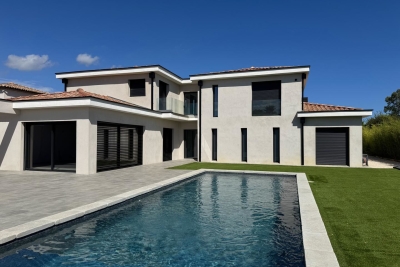 House for sale in GRIMAUD Grimaud - 5 rooms - 214 m&sup2; 