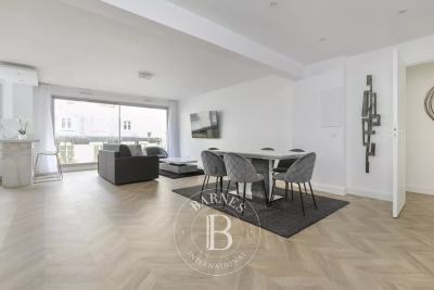 Appartement à vendre à NEUILLY SUR SEINE  - 3 pièces - 87 m² 