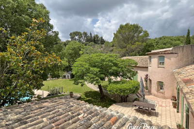 Maison à vendre à NÎMES Carré d'Art - 7 pièces - 200 m² 