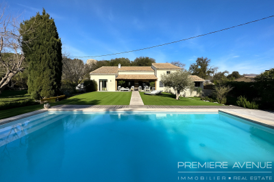 House for sale in PLAN-DE-LA-TOUR  - 8 rooms - 283 m² 