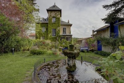 Maison à vendre à VERNAISON  - 10 pièces - 373 m² 