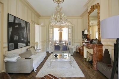 House for sale in BORDEAUX  - 12 rooms - 440 m² 